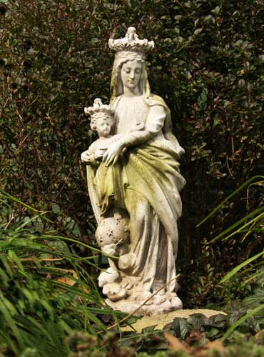 Queen with Child Of Heaven 27 Statue